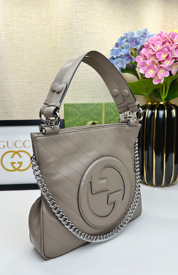 激安グッチバッグコピー背面デザイン